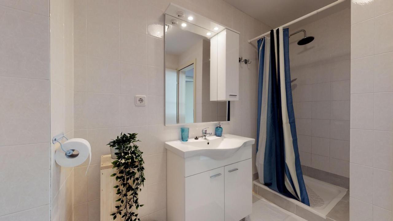 Novigrad Istria Lora Deluxe Superior 5 Star Apartment, Your Piece Of Heaven By The Sea & Park With Sea & Park View מראה חיצוני תמונה