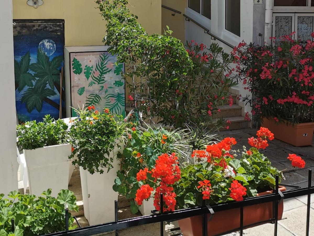 Novigrad Istria Lora Deluxe Superior 5 Star Apartment, Your Piece Of Heaven By The Sea & Park With Sea & Park View מראה חיצוני תמונה
