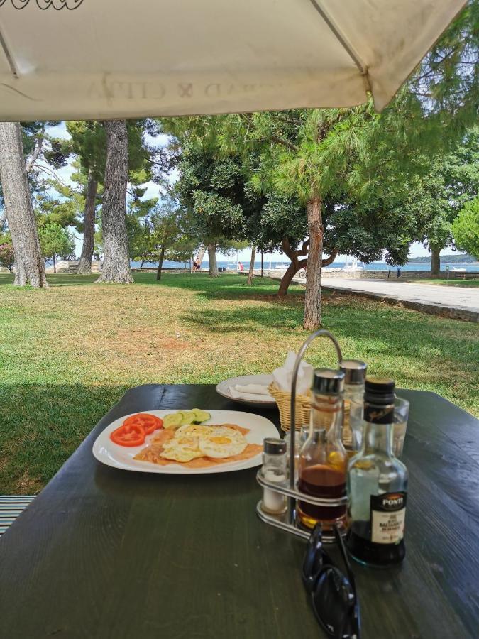 Novigrad Istria Lora Deluxe Superior 5 Star Apartment, Your Piece Of Heaven By The Sea & Park With Sea & Park View מראה חיצוני תמונה